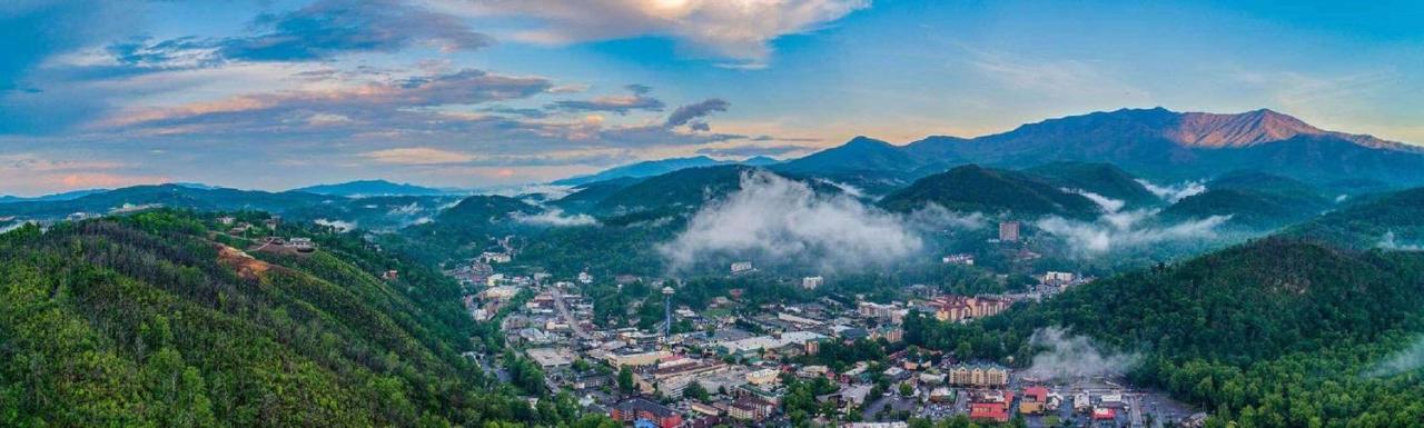 Smoky Mountains Studio With Balcony Gatlinburg Exterior photo